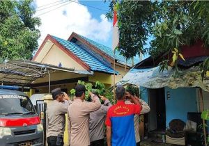 Polres Kotabaru Bagikan Bendera Merah Putih Sambut HUT RI ke-79 3 IMG 20240801 WA0016 11zon
