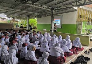 Satlantas Polres Kotabaru Edukasi Keselamatan Berlalu Lintas di SDN 1 Batuah 1 IMG 20240806 WA0015 11zon