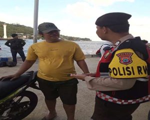 Polsek Pulau Sembilan Kawal Kedatangan KM Sabuk Nusantara 93 di Marabatuan 1 IMG 20240811 WA0008 11zon