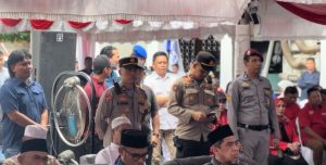 Polres Kotabaru Amankan Deklarasi dan Pendaftaran Calon Bupati Kotabaru dengan Profesional 2 IMG 20240827 WA0035