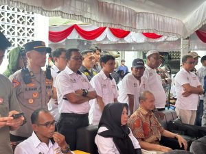 Polres Kotabaru Amankan Deklarasi dan Pendaftaran Calon Bupati Kotabaru dengan Profesional 1 IMG 20240827 WA0043