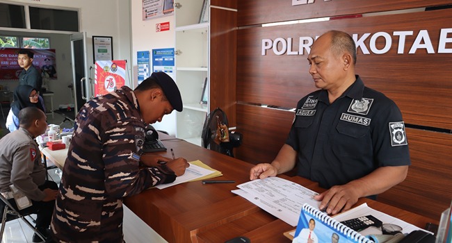 Polres Kotabaru Gelar Donor Darah, Wujudkan Kepedulian di HUT Humas Polri ke-73 1 1000332202