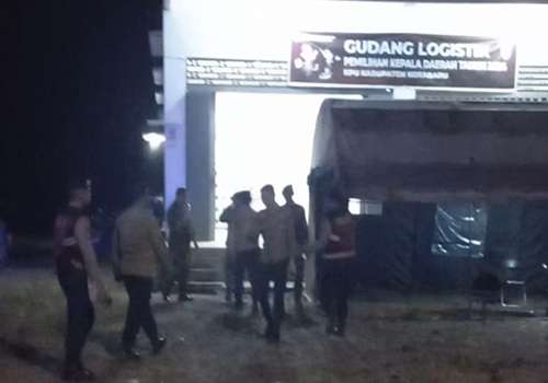 Polres Kotabaru Pastikan Kesiapan Personel di Titik Strategis Pilkada 2024 1 IMG 20241001 WA0014 11zon