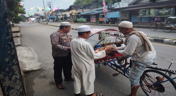 Polres Kotabaru Perkuat Sosialisasi dan Aksi Sosial untuk Stabilitas Pilkada 2024 1 IMG 20241018 WA0019 11zon