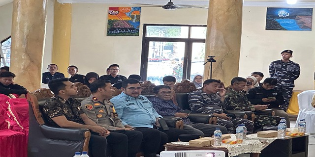 "Pengamanan Ketat Rapat Pleno Pilkada 2024 Kotabaru"