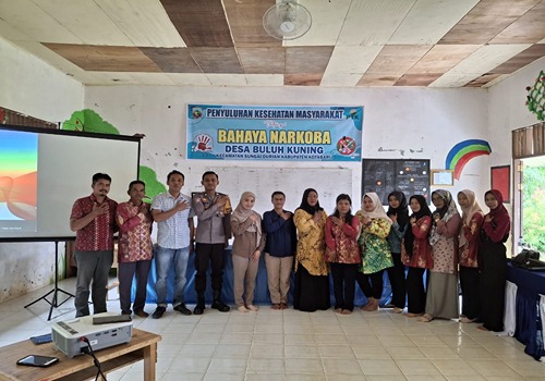 Sosialisasi bahaya narkoba oleh Polsek Pulau Laut Timur di Kantor Desa Sungai Limau, Kecamatan Pulau Laut Timur, Kotabaru, Kalimantan Selatan. (Sumber foto: HPK untuk takam5.com).