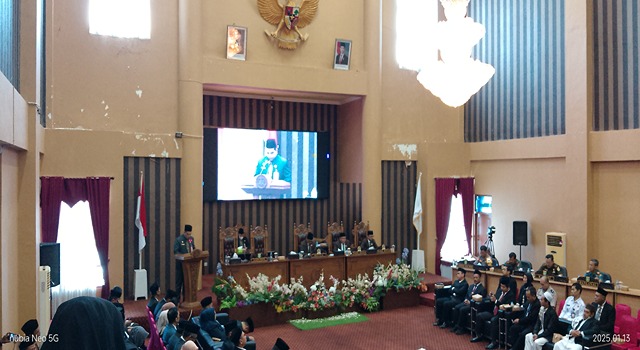 Rapat paripurna DPRD Tanah Bumbu tentang pemberhentian Bupati Tanah Bumbu, dengan Zairullah Azhar menyampaikan terima kasih dan harapan untuk pemimpin berikutnya.