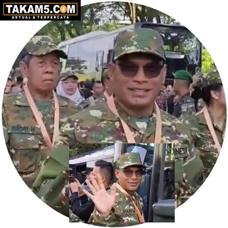 Wakil Bupati Kotabaru, Syairi Mukhlis, mengenakan seragam Komcad saat menghadiri Retreat Kepala Daerah dan Wakil Kepala Daerah di Akademi Militer Magelang bersama peserta lainnya.