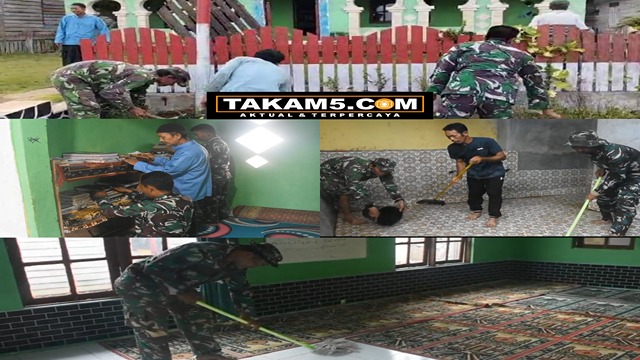 "Personel TNI Satgas TMMD ke-123 bersama warga Desa Talusi membersihkan masjid untuk persiapan ibadah Ramadan."