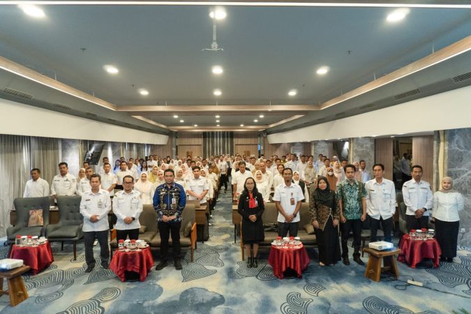 Peserta pembinaan akuntansi dan pelaporan keuangan SKPD Tahun 2025 serta launching aplikasi Rekon Digital “Rekreasi” di Hotel Harper Banjarmasin.