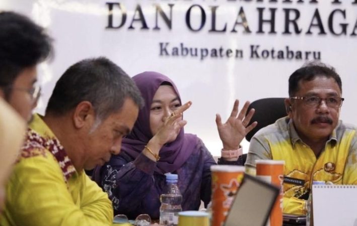 Rapat koordinasi Disparpora Kabupaten Kotabaru membahas program pelayanan kepemudaan tahun 2026.