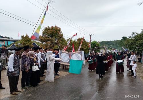 Ratusan Warga Padati Sahapi, Dewan Hakim MTQ Kelumpang Hilir Dikukuhkan dan Pawai Ta’aruf Digelar 2 IMG 20260208 153537 11zon