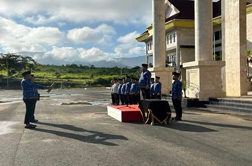 Apel Hari Kesadaran Nasional ASN di halaman Kantor Bupati Kotabaru.