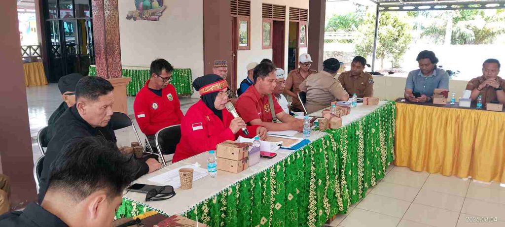 Camat Kelumpang Hilir Fasilitasi Mediasi Sengketa Lahan Warga Desa Serongga dengan PT SKIP 1 1002377729 11zon