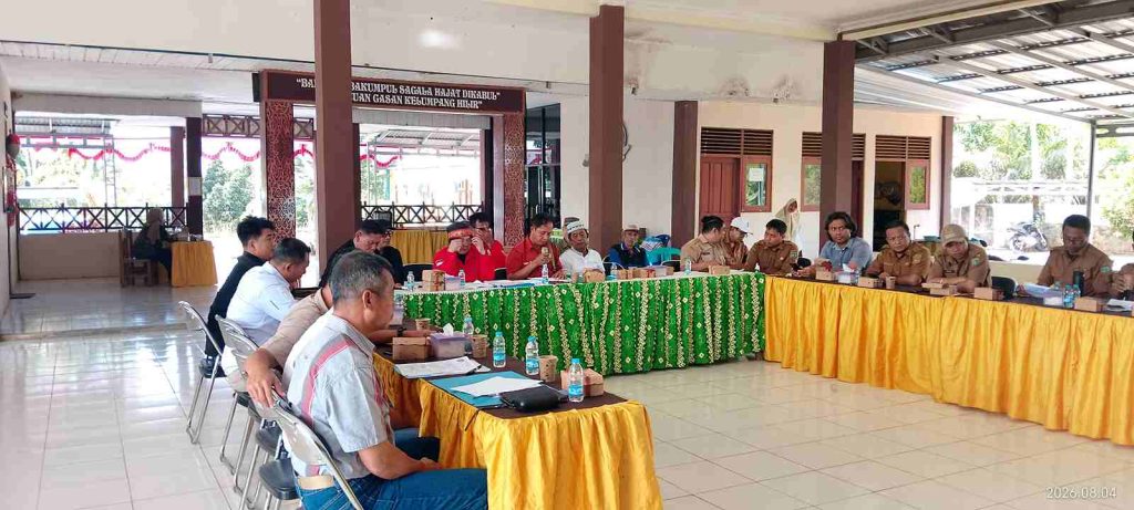 Camat Kelumpang Hilir Fasilitasi Mediasi Sengketa Lahan Warga Desa Serongga dengan PT SKIP 2 1002377772 11zon